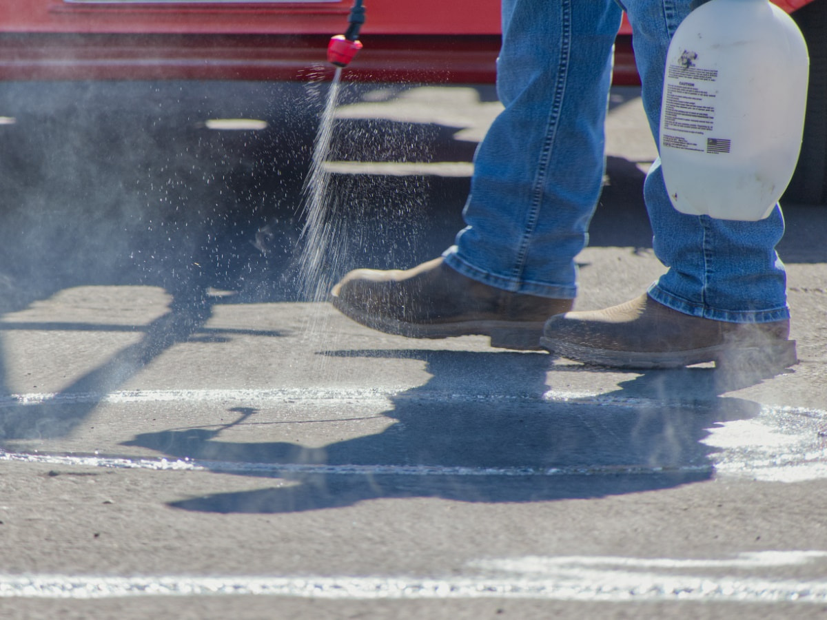 Hot-Pour Crack Sealant