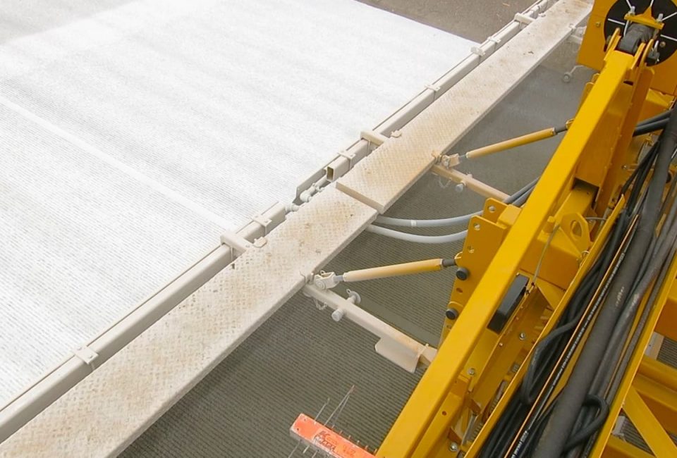 concrete-cures-spraying-top